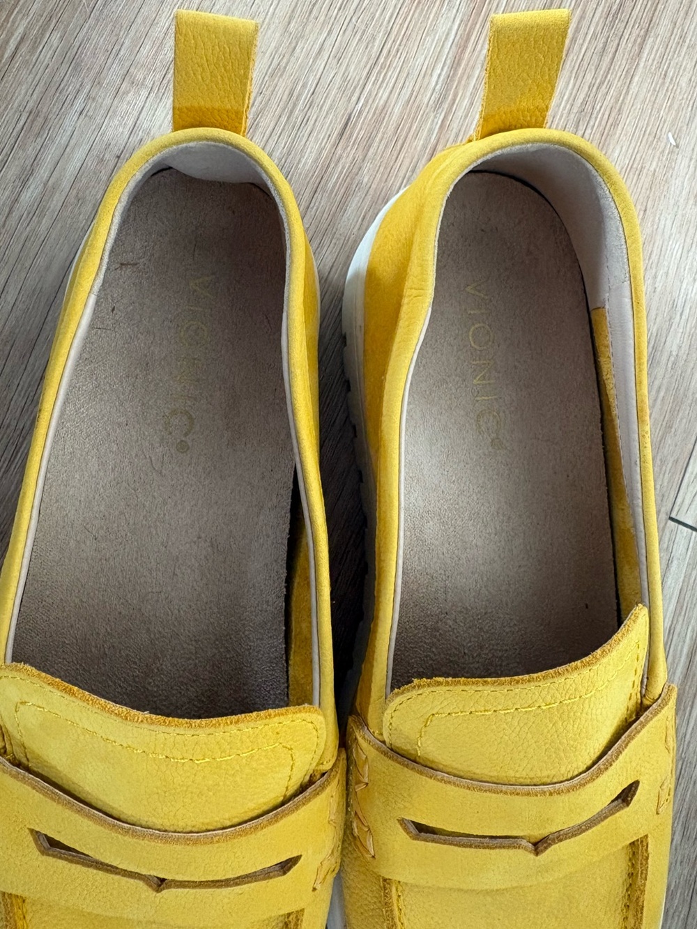 Vionic Uptown Loafer — Daffodil Yellow Suede Classic Colorful Comfy Chic Size 9 - Picture 5 of 13